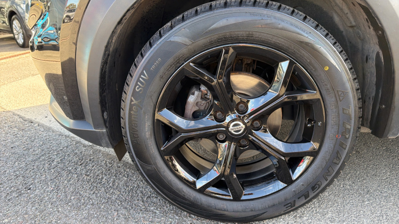 Nissan Juke 1.0 DiG-T N-Connecta 5dr Petrol Hatchback